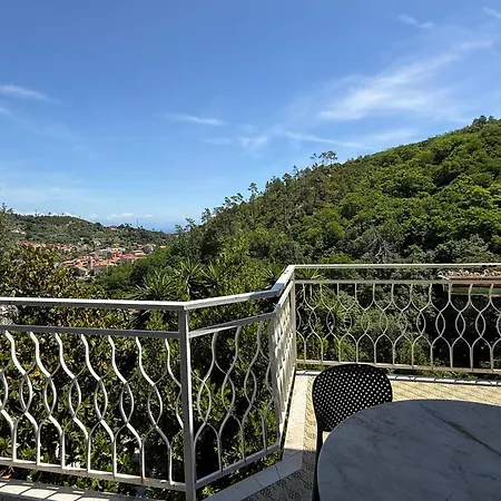 Gelso Bianco, Giardino Sul Mare * Segno